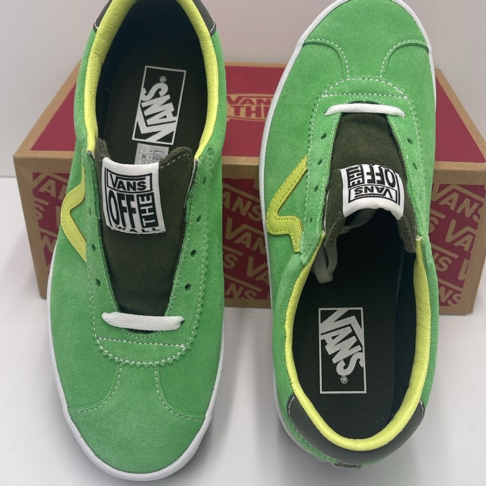 Vans MEN’S Sport Low Sport Pop Green
VN000CQRCX2
Sneakers - Picture 9 of 16